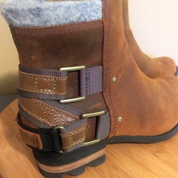 Sorel Lolla Booties - Picture 4 of 5